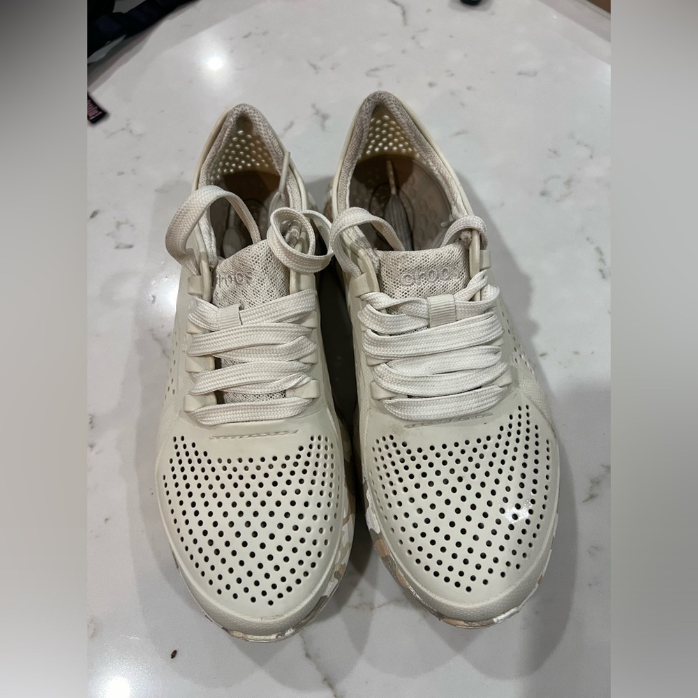 Crocs Literide Sneakers Kids size 6